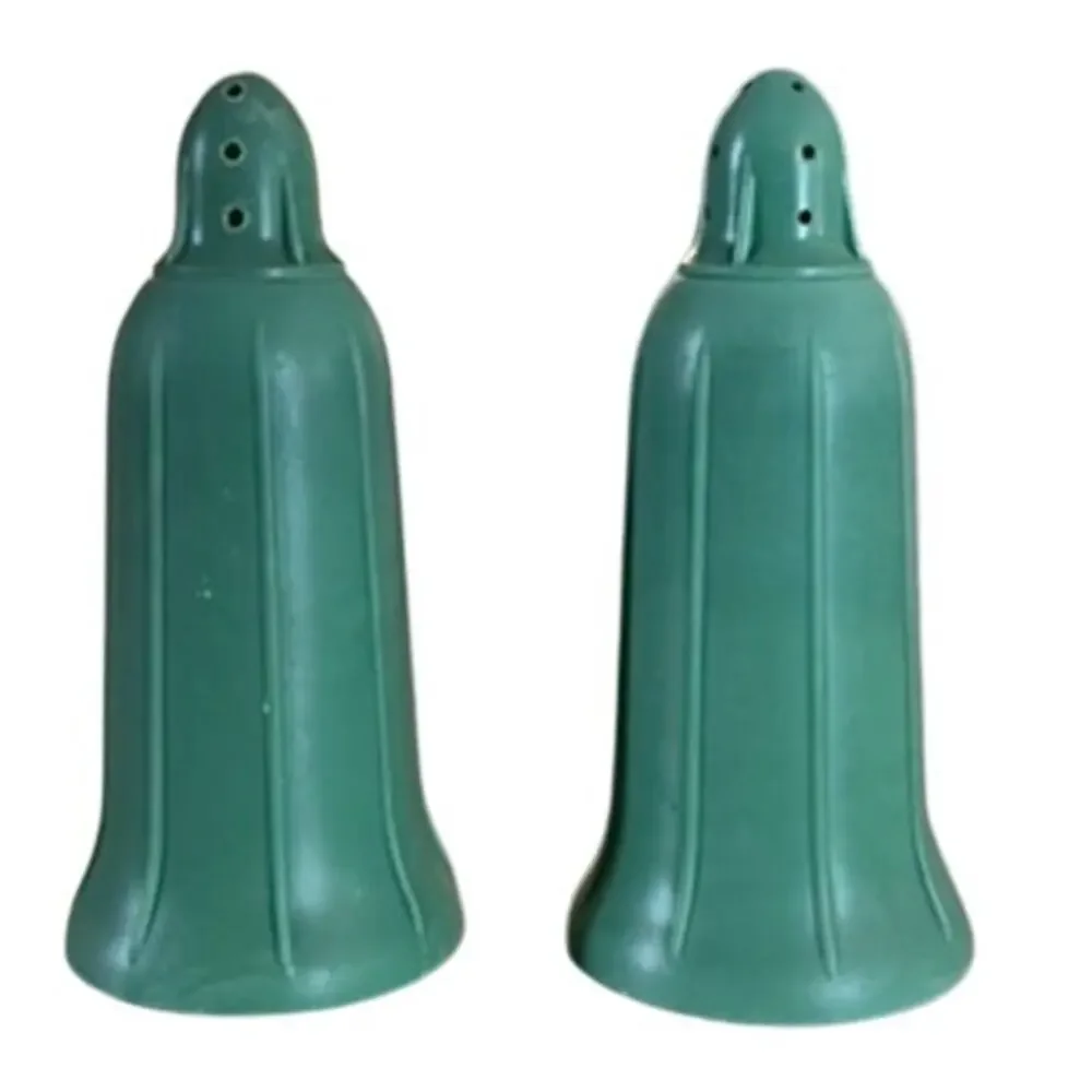 Vintage Hemcoware Salt Pepper Shaker Set Green Emerald City Art Deco Retro Sleek